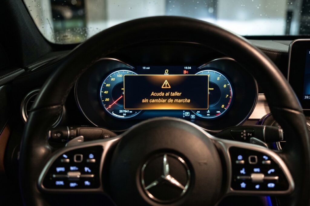 mensaje mercedes acuda al taller sin cambiar de marcha